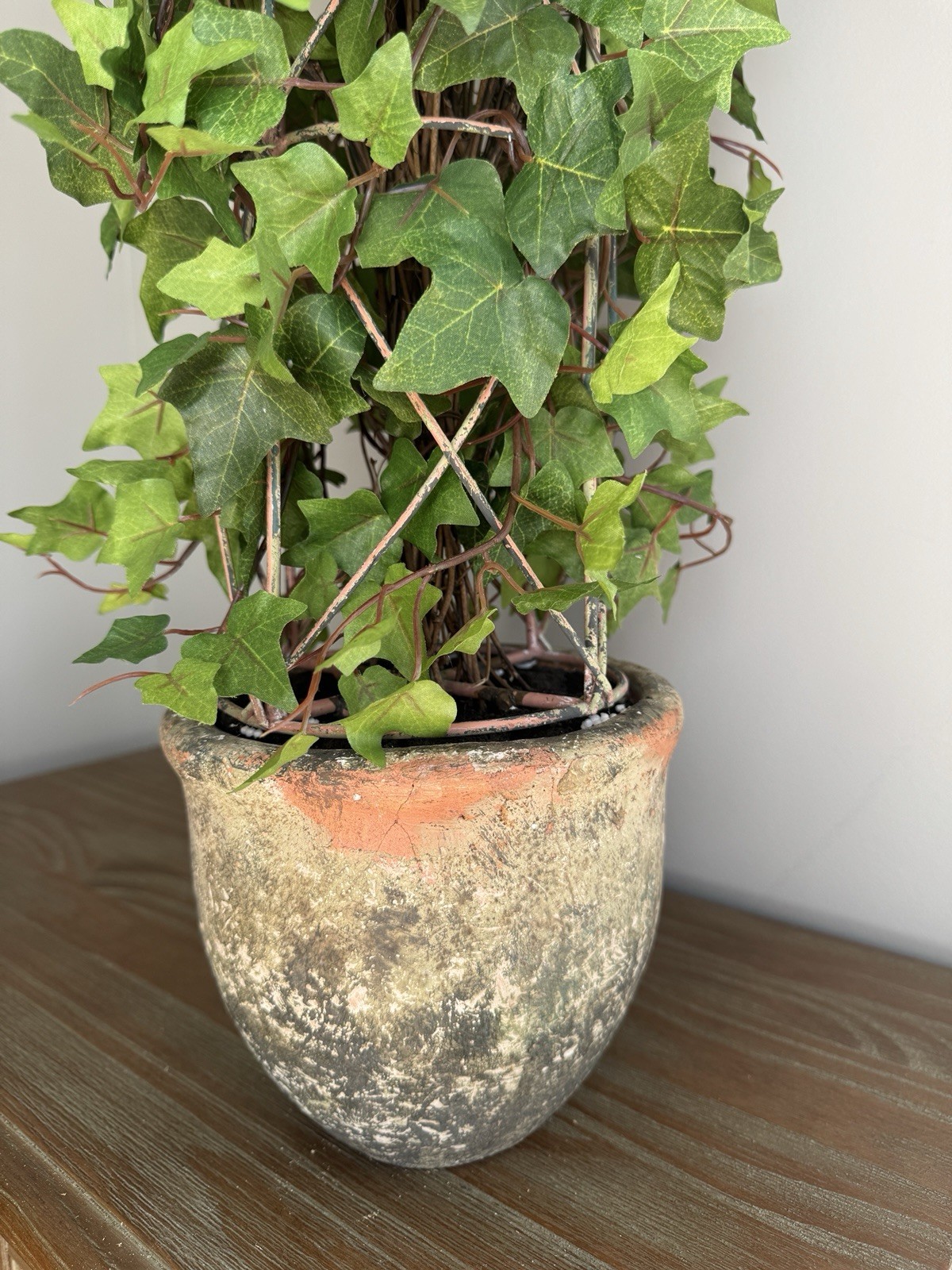 38″ Faux Ivy Topiary – Iron Frame Wire Finial – Rustic Terracotta Pot $150 NEW