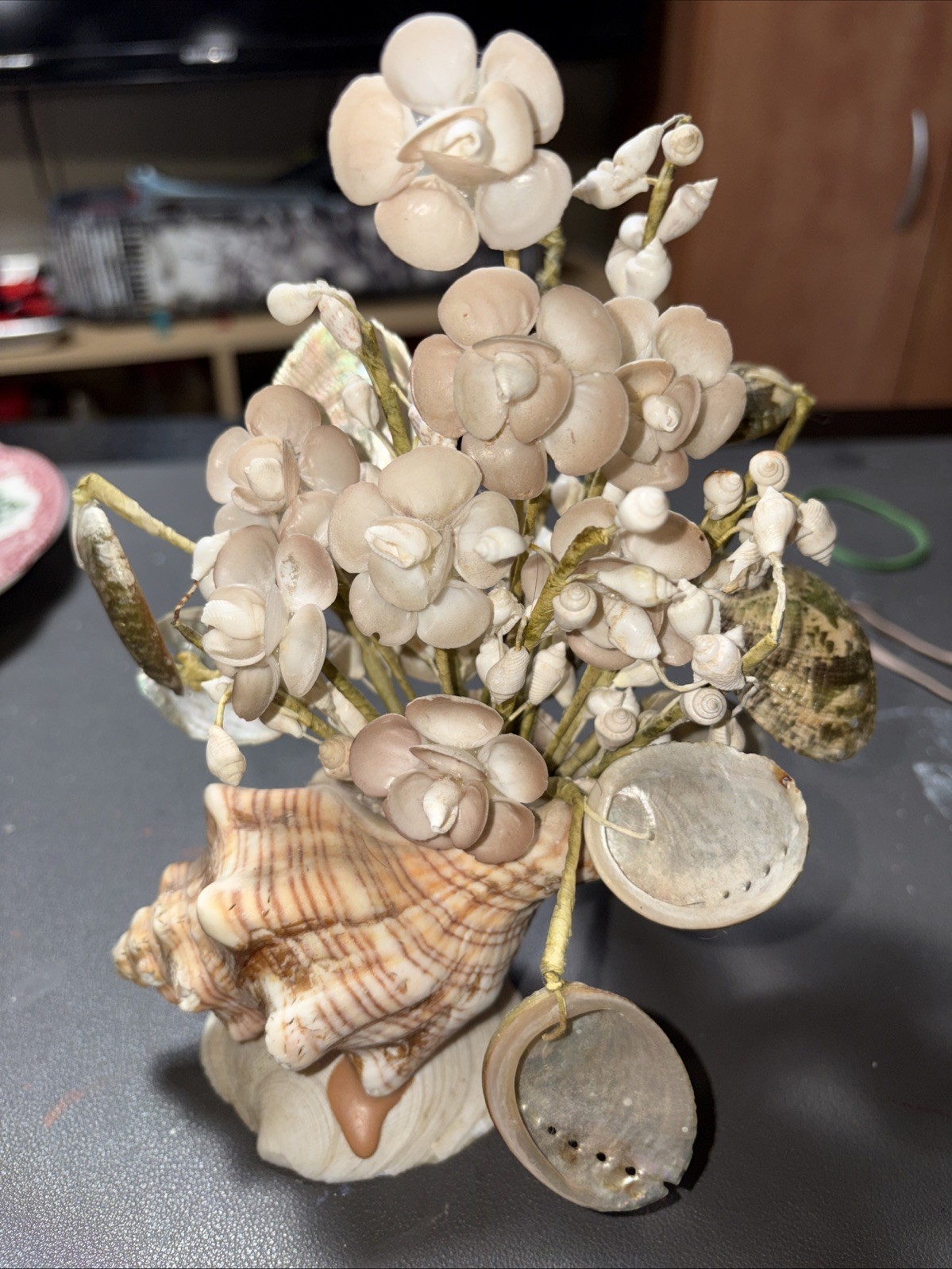 Vintage Sea Shell Bouquet of Flowers Floral Arrangement Kitsch Rare.