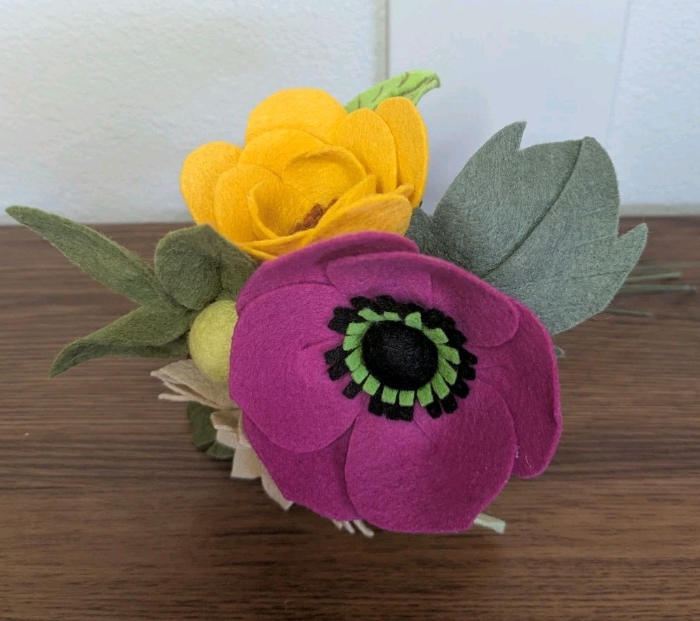 Beautiful Hand Cut Wool Blend Felt Flower Bouquet Gift Wrapped/Great Gift Idea!