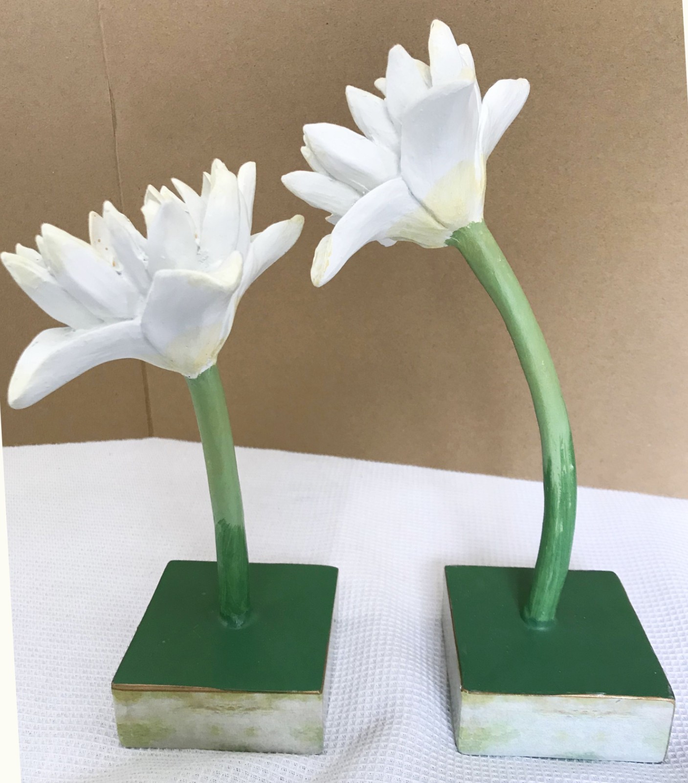 Set of 2 ASHLAND Spring Printemps Lily Pond Lotus Resin Flower Home Accent Decor