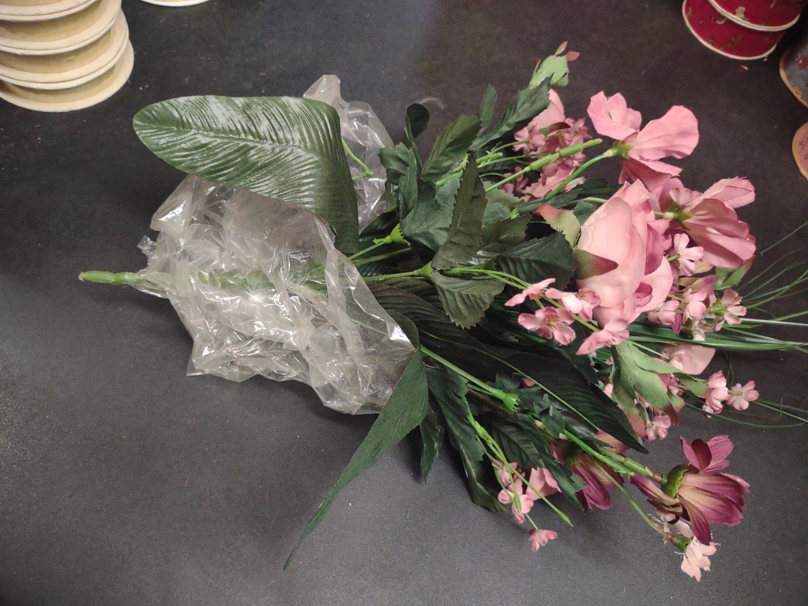 16″ Silk Floral Arrangement Bush, 14 Stems, Rose/Daisy/Tiger Lily, Mauve Flowers