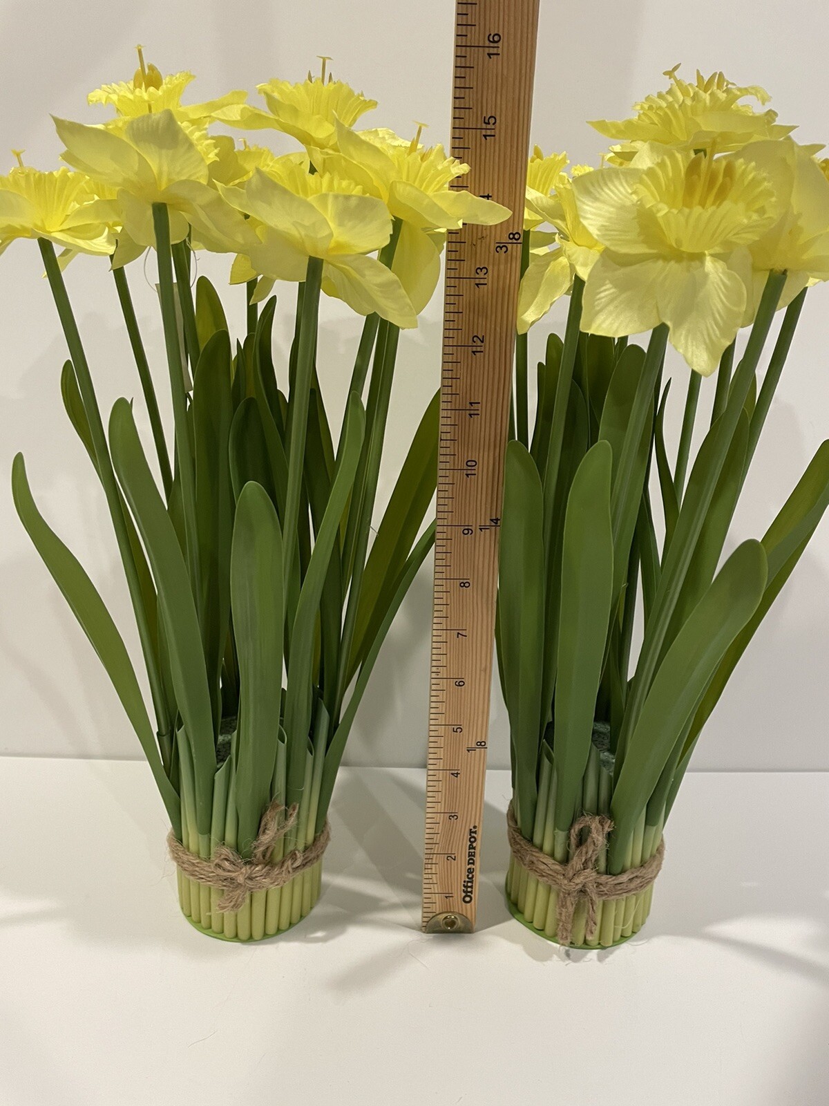 Valerie Parr Hill Daffodil Bundles – Large 15” Yellow Set of 2 NEW