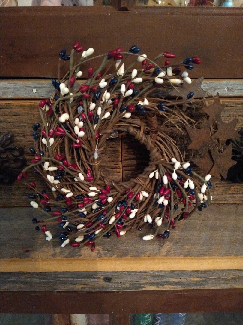 Americana Pip Berry Ring Small Twig Wreath with Rustic Stars ” ~ Home Decor