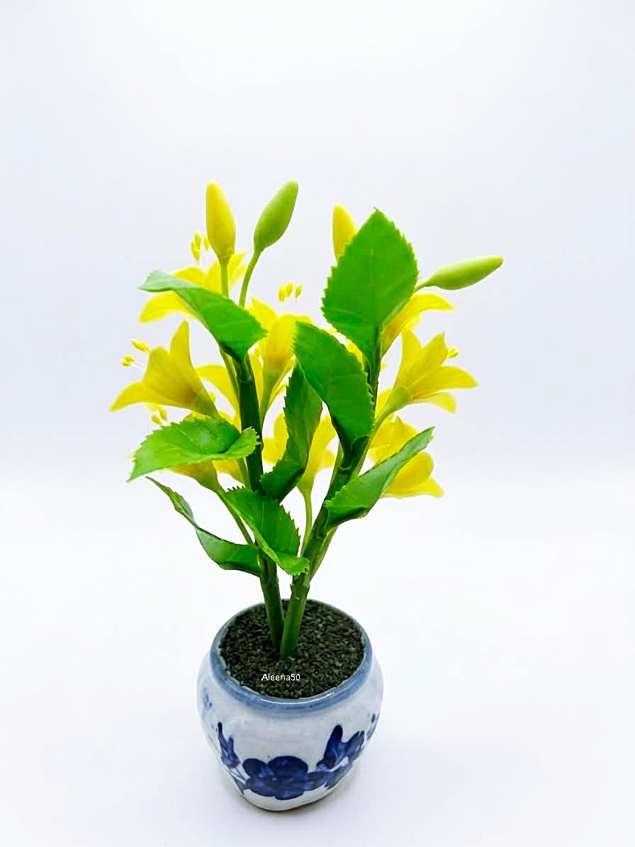 Us Stock 4.5″H Handmade Miniature Yellow Rain Lily Clay Flower Arranged