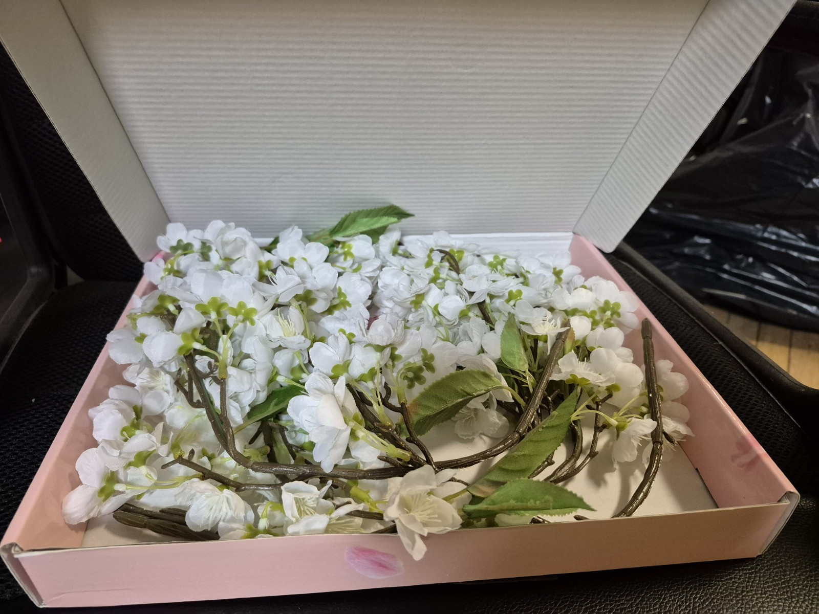 Sumn Boutique Cherry Blossom Flowers Dolcier 6pc WHITE Cherry Blossoms 20″