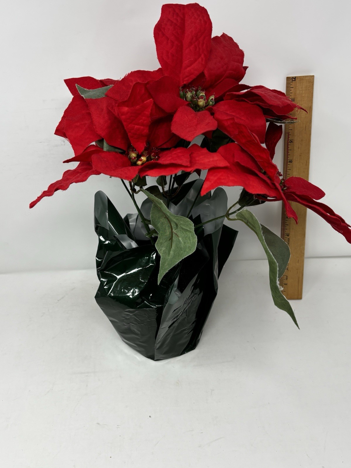 14” Poinsettias Artificial Christmas Flowers Paper like feel 6 stems VTG in pot
