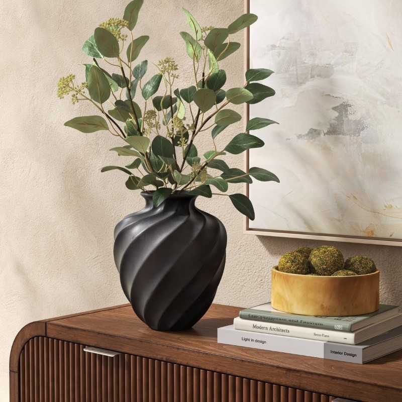 27" Seeded Willow Eucalyptus Stem – 7in (H) x 14in (W) x 10in (D)