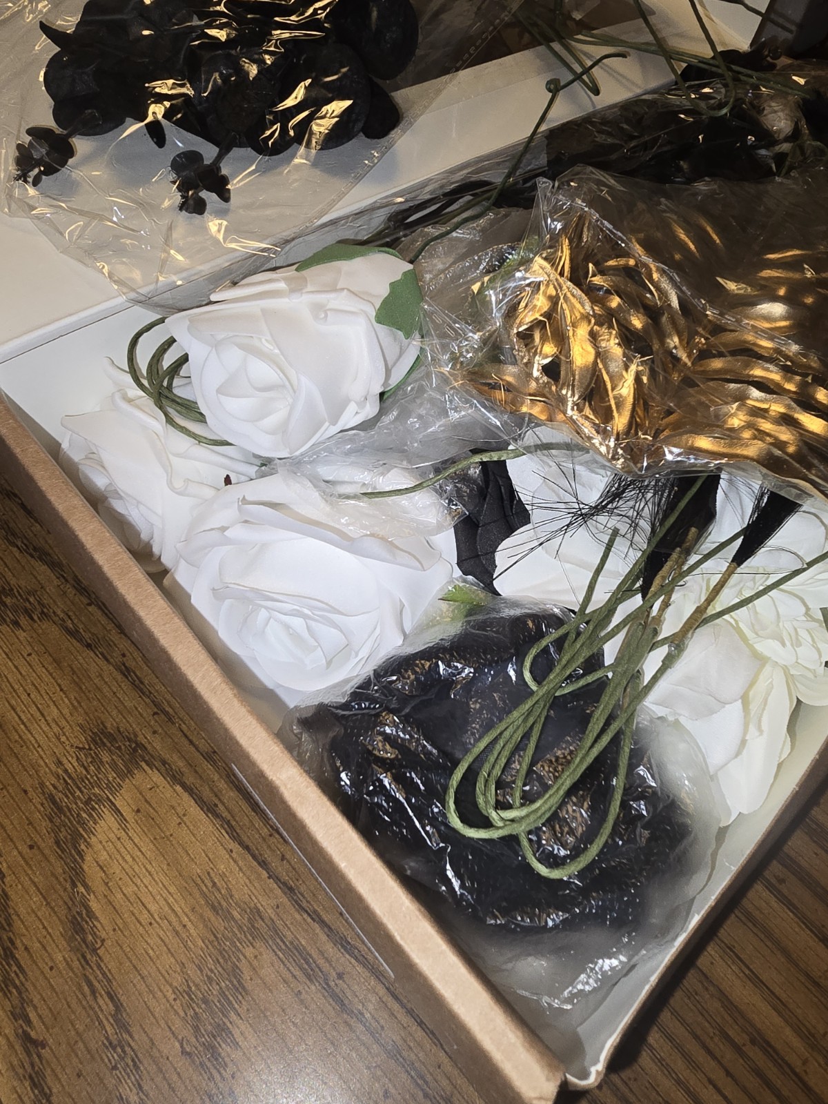 Ling’s Moment Fake Flowers Box, Stems Roses Hydrangea Eucalyptus, Black & Gold