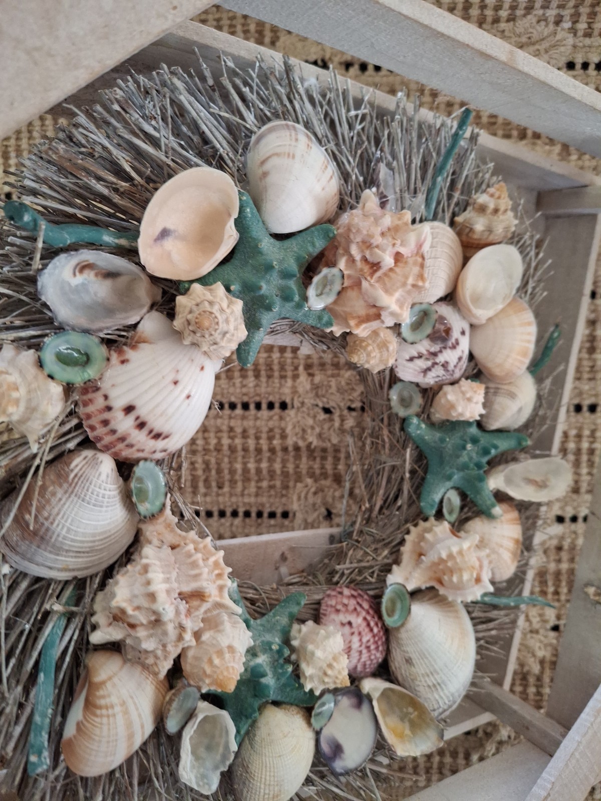 New In Crate Seashell Starfish Wreath “Shoreline” Luxury Home Decor Wall Hanging