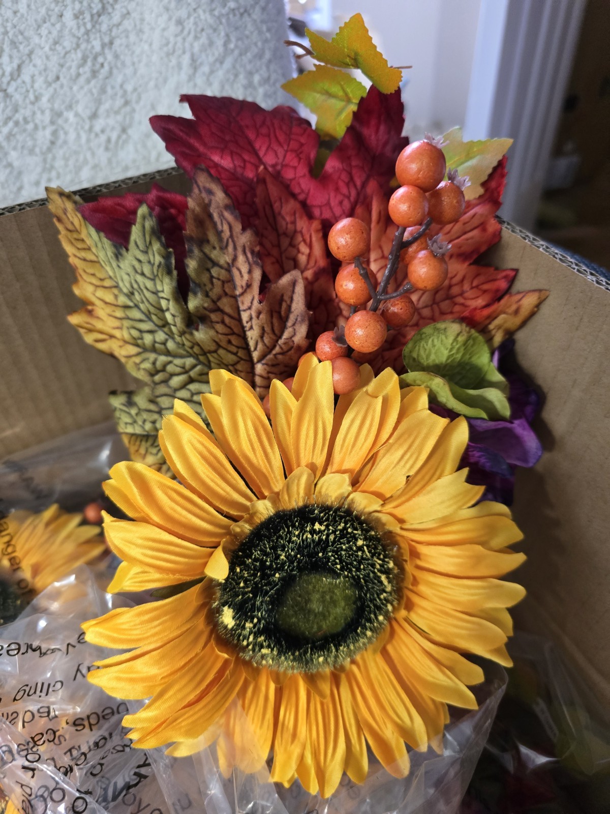 Valerie Parr Hill S/4 Sunflower, Berry, Hydrangea Picks. NIB. SOLD OUT.
