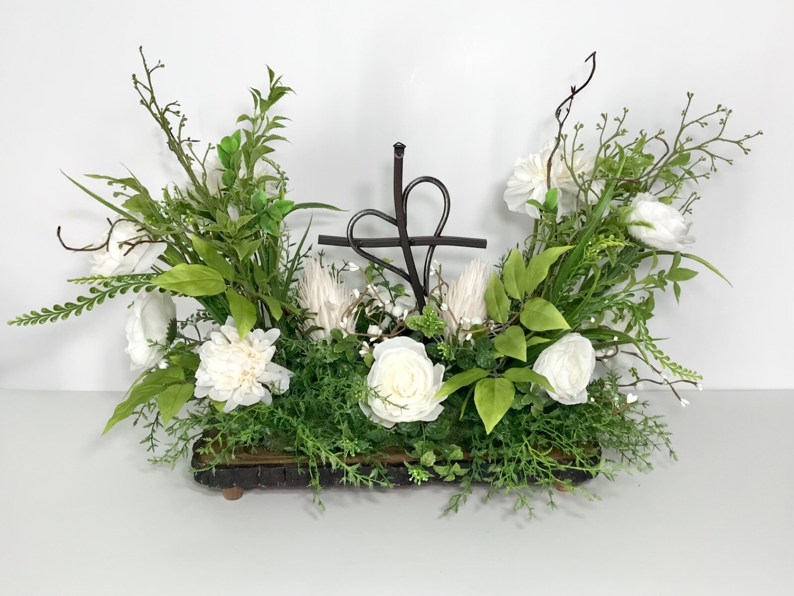 HEART CROSS SYMPATHY LARGE EVERYDAY CHRISTIAN CENTERPIECE FLORAL ARRANGEMENT NEW