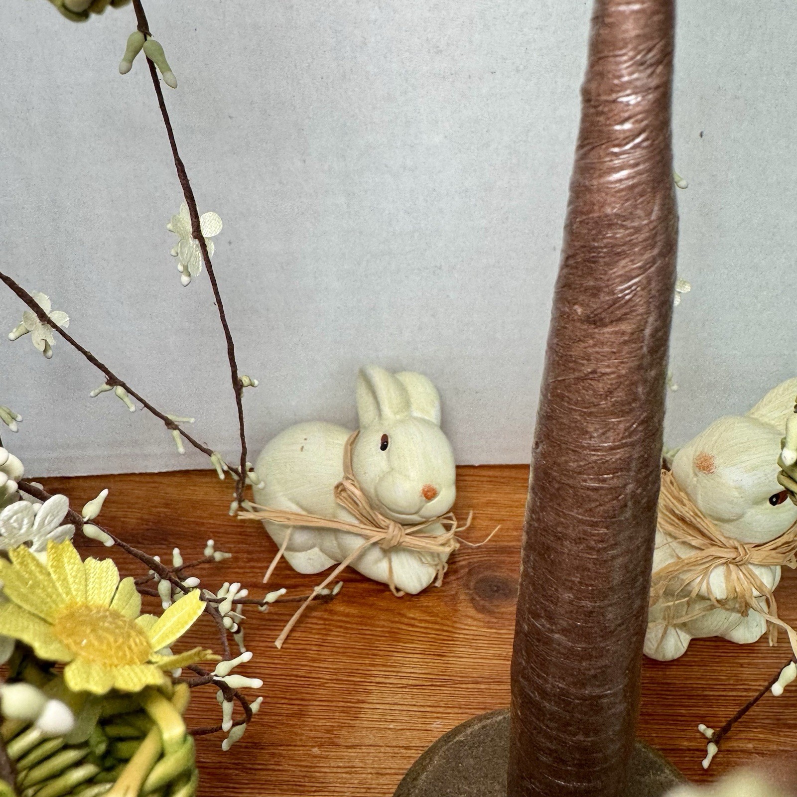 Primitive Spring Pip Berry Willow Tree Woven Flower Baskets 7 Bunnies Vignette