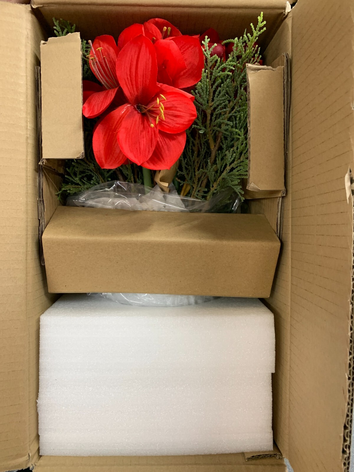 Pottery Barn Faux Amaryllis Floral Composed Holiday Arrangement Red 17″ #4527A