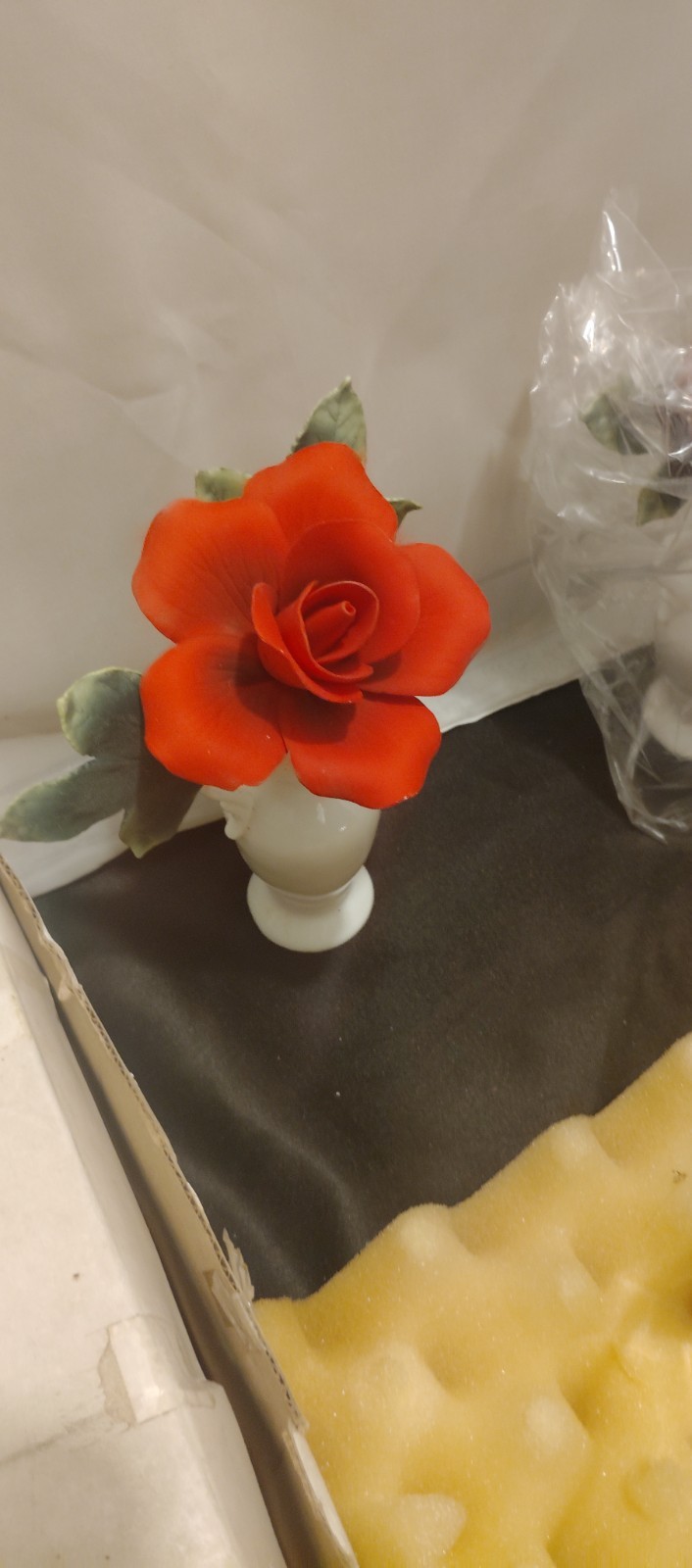 Beautiful Andrea by Sadek Hand Made & Painted Porcelain Vases 2pc & Roses 3pc