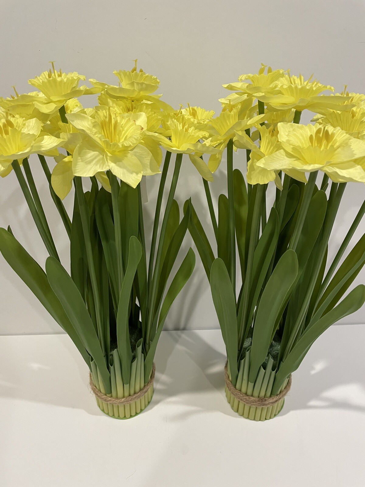 Valerie Parr Hill Daffodil Bundles – Large 15” Yellow Set of 2 NEW