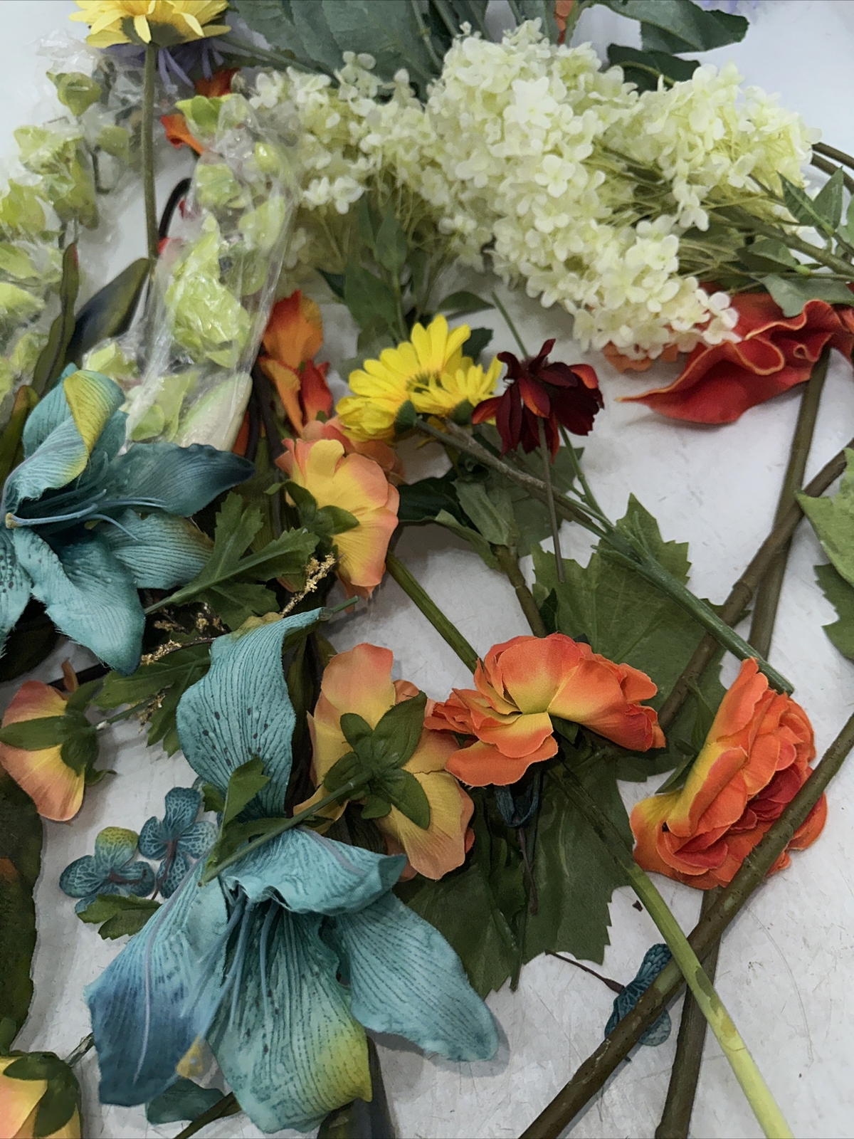 Artificial Flowers Mixed Lot Foliage Leaves Flowers Decor Wedding Party Holiday
