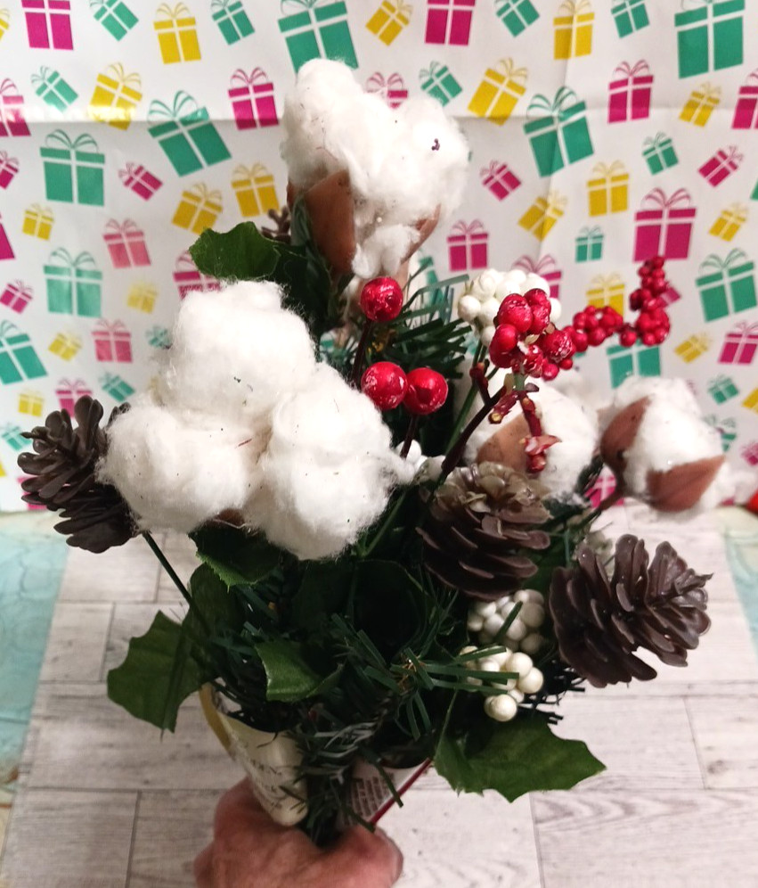 Flowers autumn fall winter cotton pine cone holly berry bouquet lot of 6