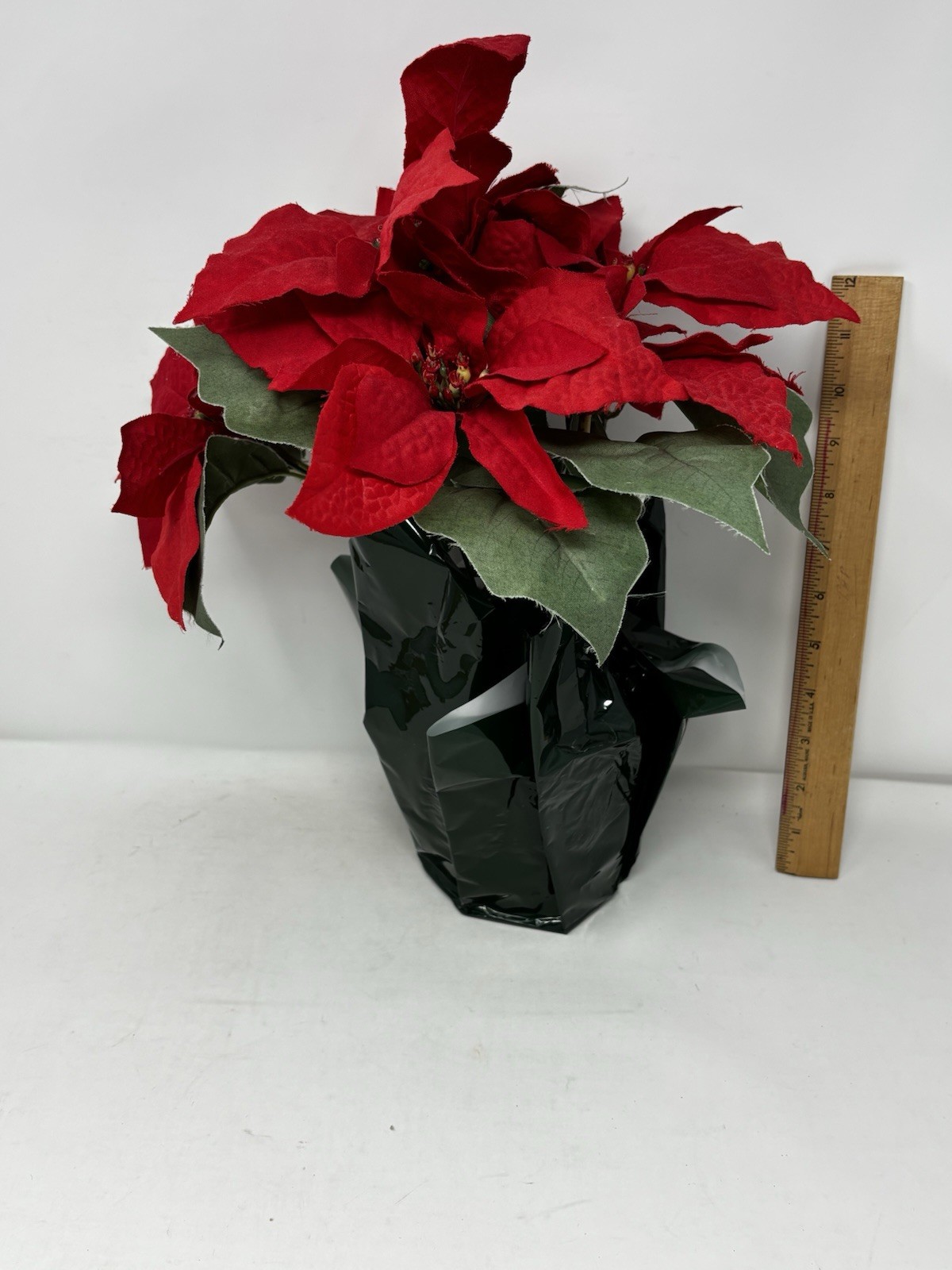 14” Poinsettias Artificial Christmas Flowers Paper like feel 6 stems VTG in pot