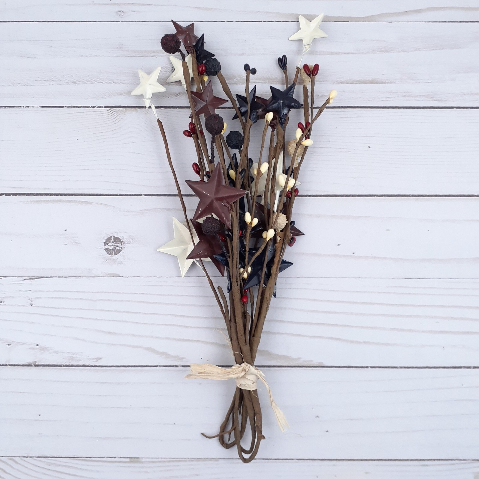 Rustic Floral Pick Tin Stars Berries Red White Blue Americana B2