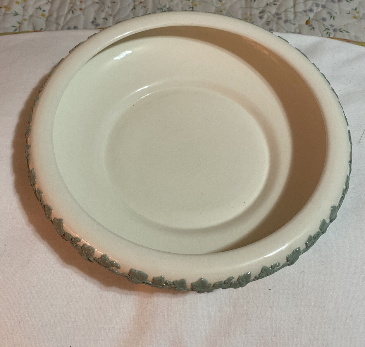 Rare England Wedgwood Embossed Queen’s Ware Decorative Floating Gardenia Bowl #5