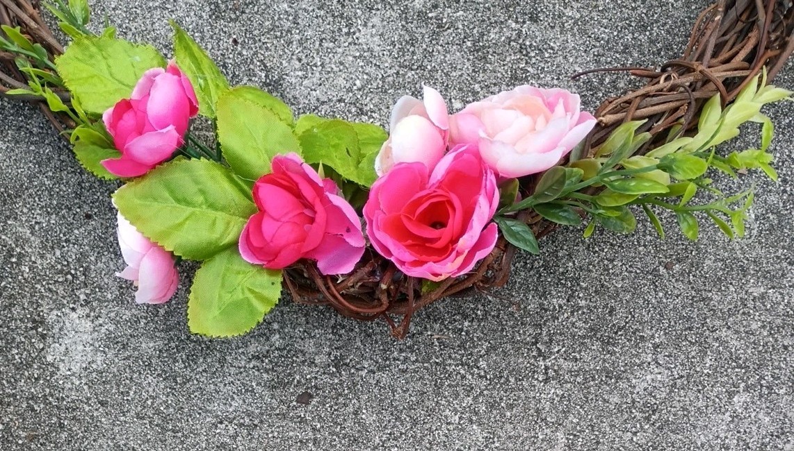 PrettyHeart Shaped Grapevine Wreath Decorated With Artificial Pink Peony Flowers