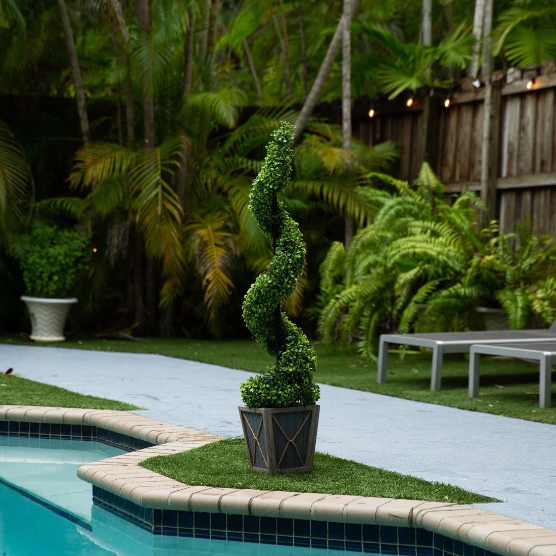 45” UV Resistant Artificial Boxwood Spiral Topiary Tree w/LEDs (Indoor/Outdoor)
