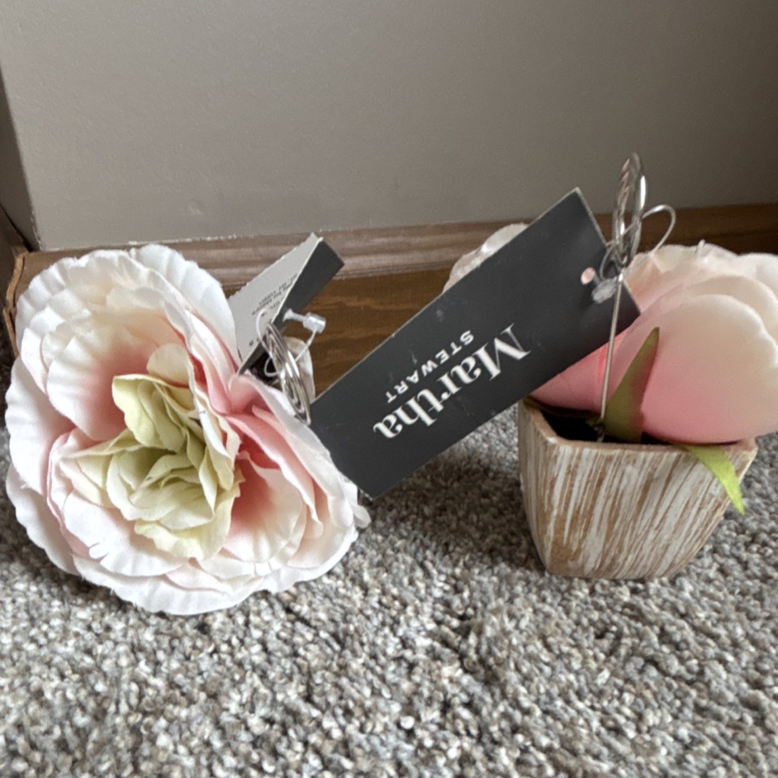 Martha Stewart Artificial Silk, Pink White Green Place Place Card Holder