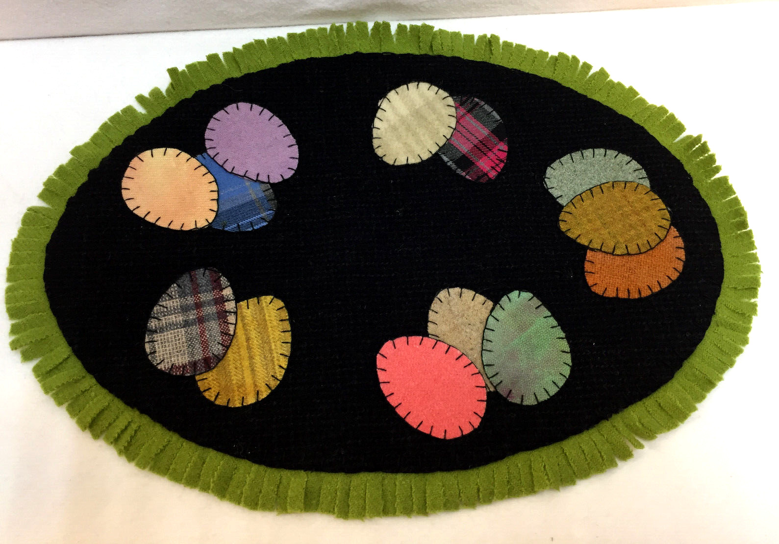 Handmade Placemat Felt Fringed Oval Egg Pattern & Faux Grass Birds Nest w/Eggs