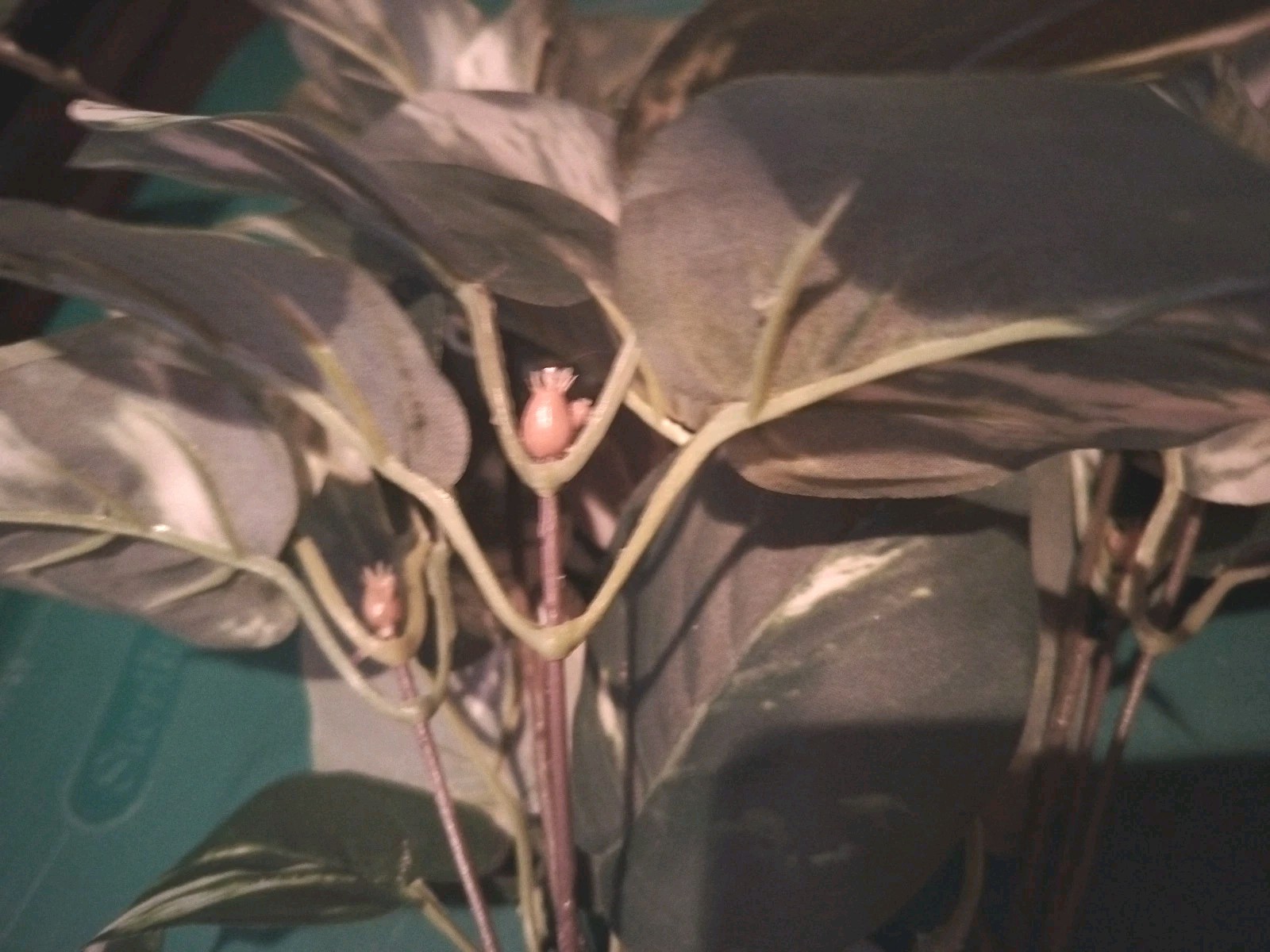Ashland Artificial Golden Pothos plant green/white marbled leaves hanging stems