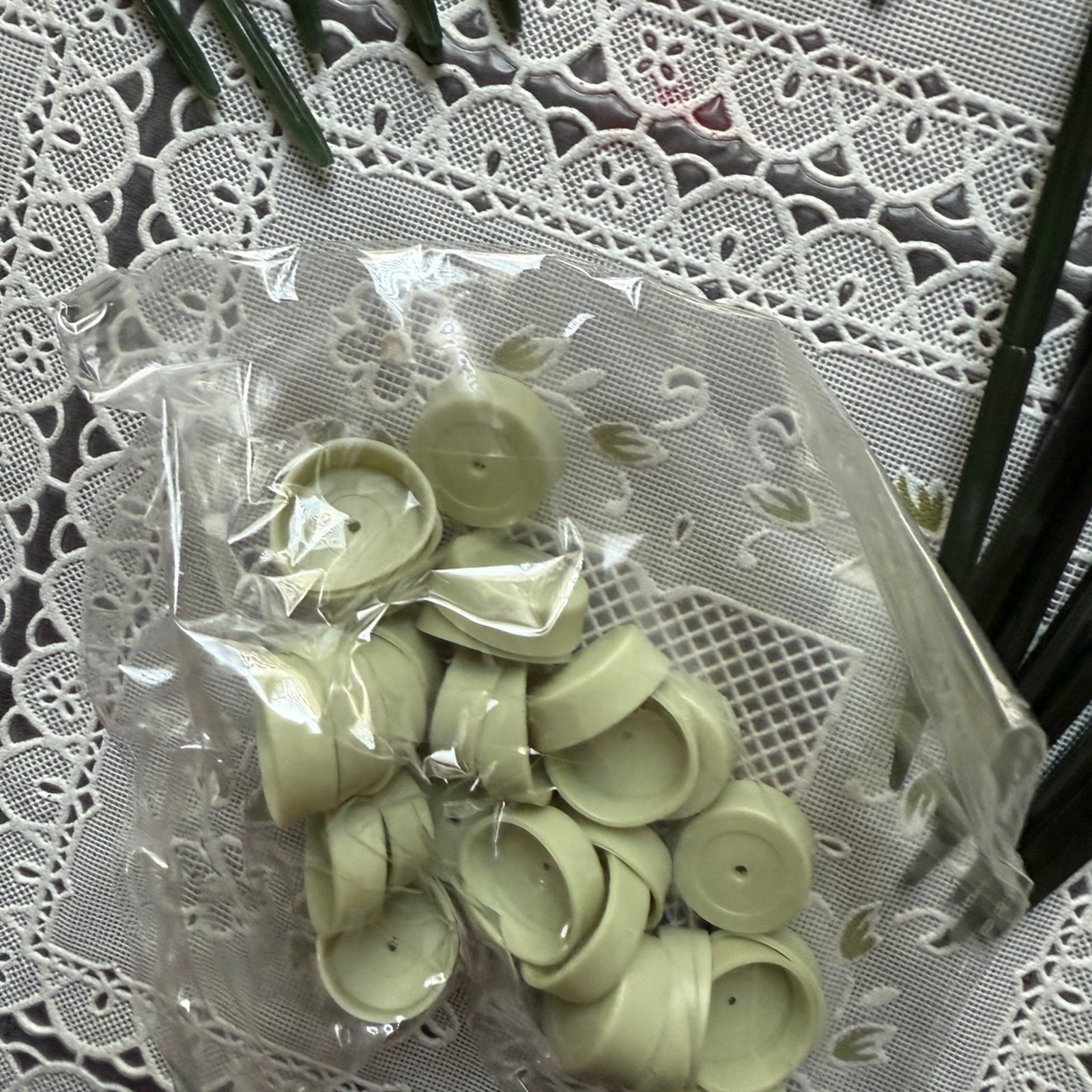 Bright Creations 30 Pack Stem Water Tubes for Floral Arrangements with Caps,