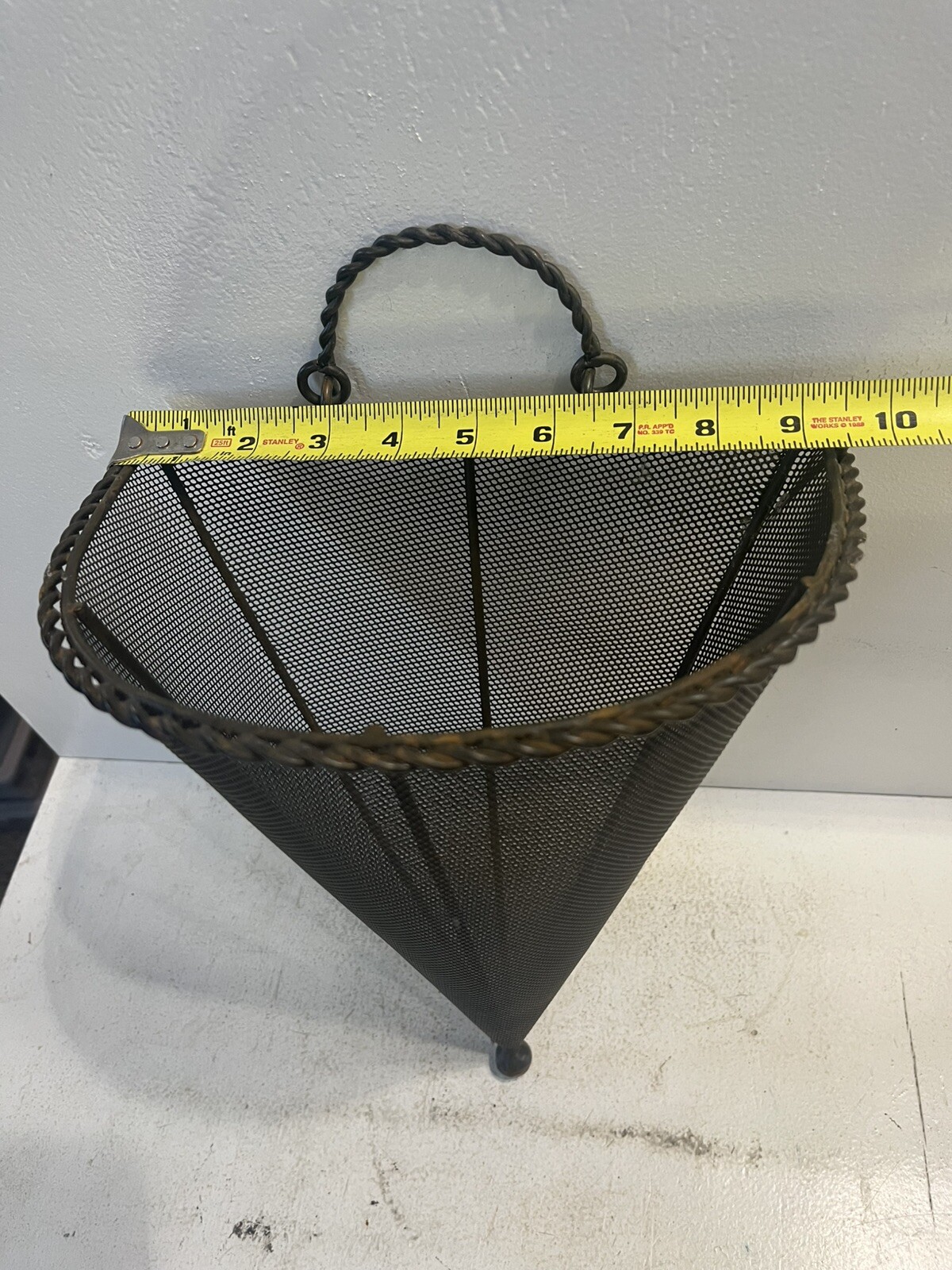 – Hanging Floral Display Steel Cone Shaped Flower Vase Style