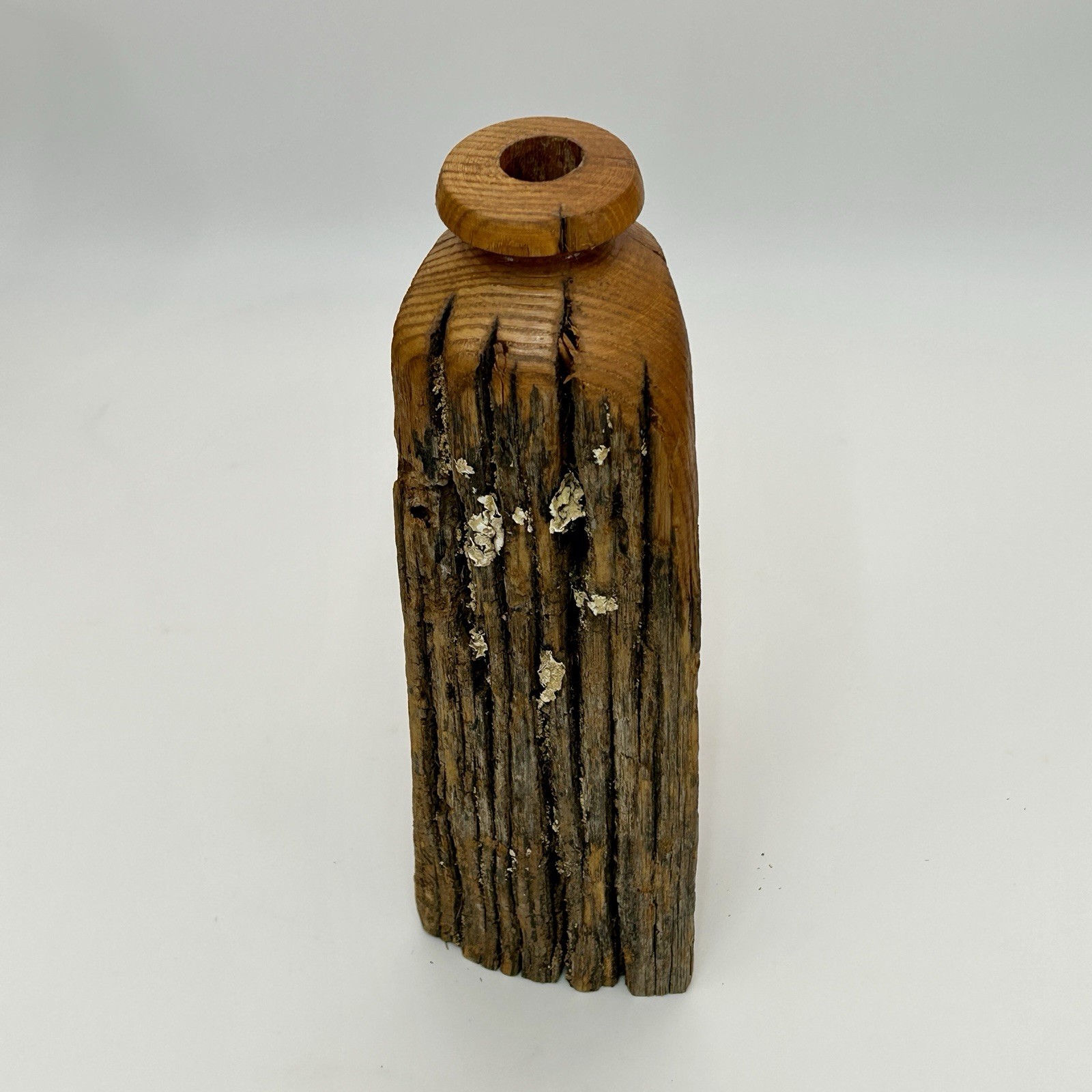 10¼″ Rustic Reclaimed Fence Post Wooden Dry Bud Vase 3-Sided Lichen 70s-80s VTG