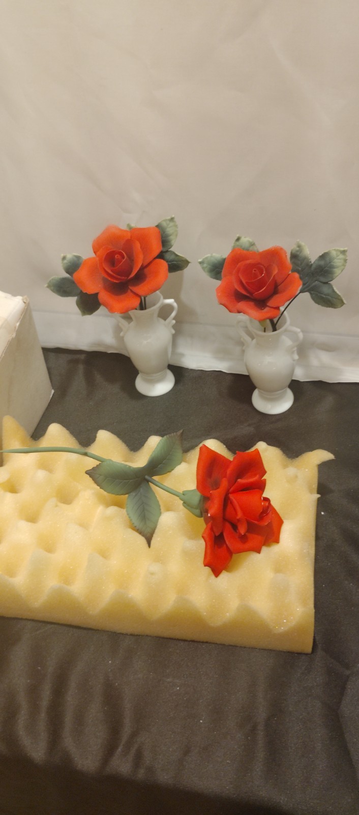 Beautiful Andrea by Sadek Hand Made & Painted Porcelain Vases 2pc & Roses 3pc