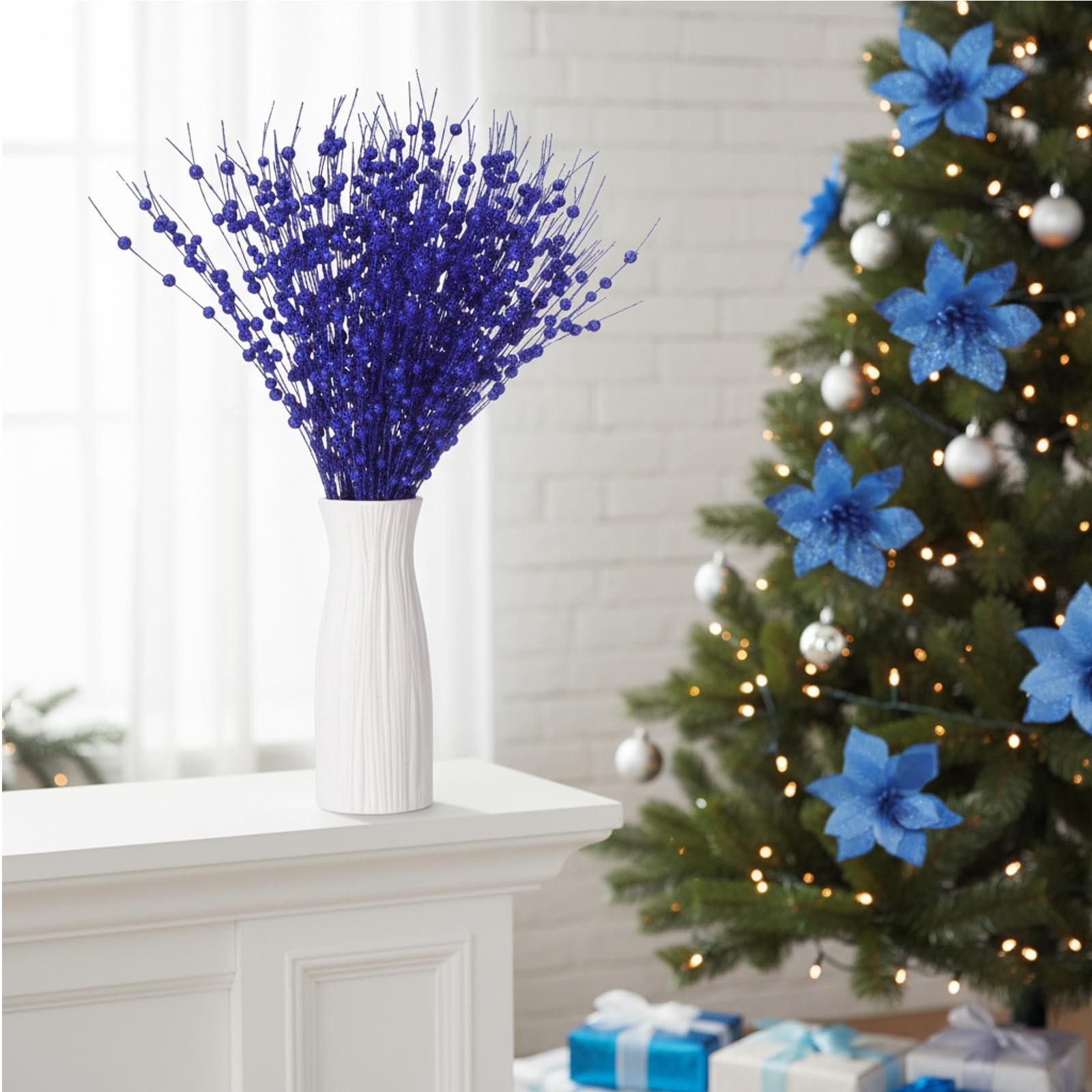 32 Pcs Christmas Tree Poinsettia Flowers and Berry Stems, 16 Pcs 3 Sizes Arti…