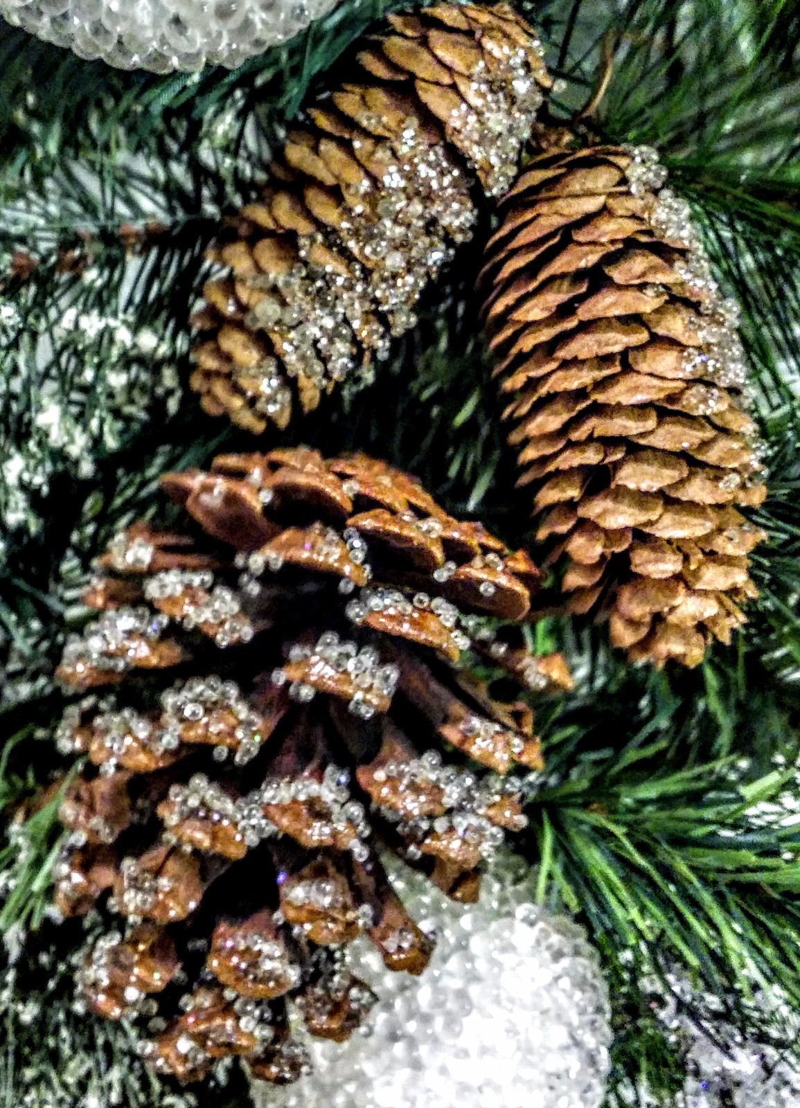 NWT 37″T Christmas Teardrop-Snowy & Icy Pine, Cones & Silver & White Ornaments