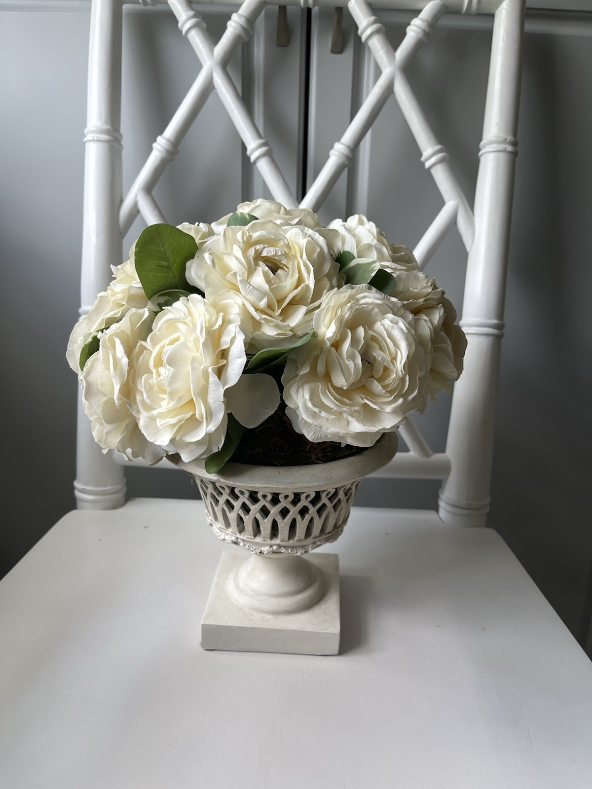 NDI Floral Arrangement White Cream Lattice Trellis Urn Pedestal Vase Used