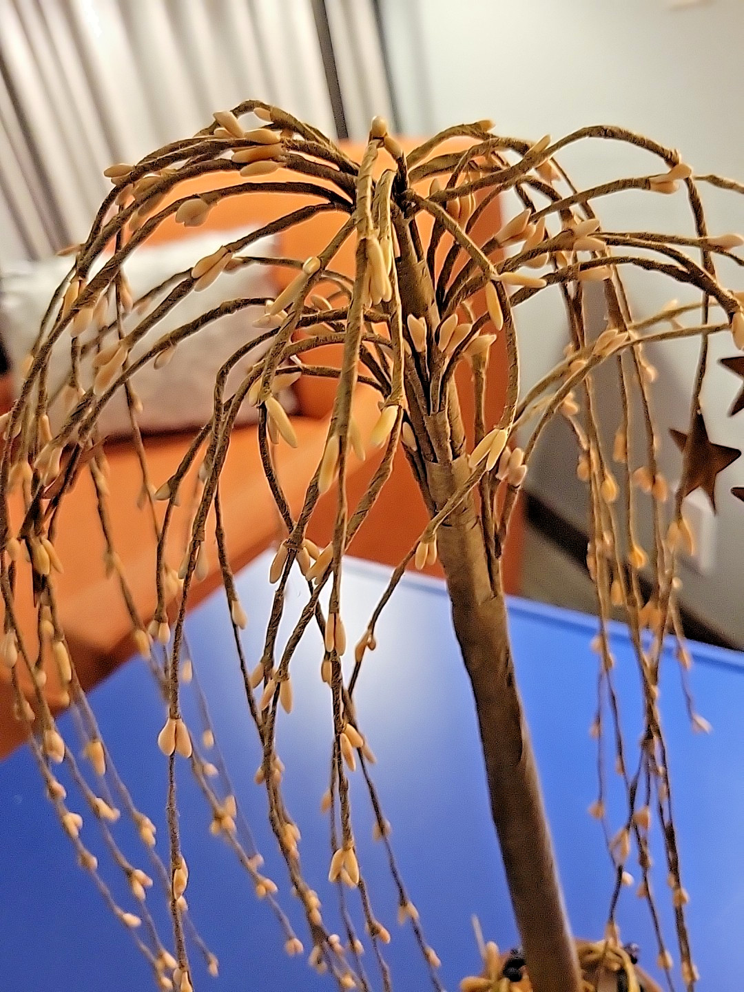 Primitive Colonial Country Burgundy Pip Berry 11.5″ Willow Tree with Rusty Stars
