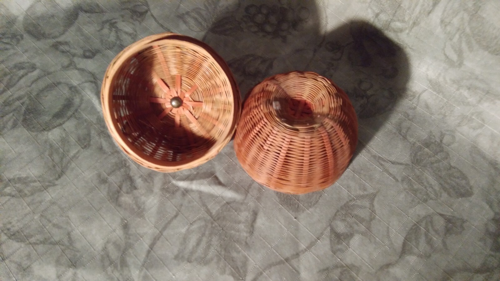 basket apple with two leaves