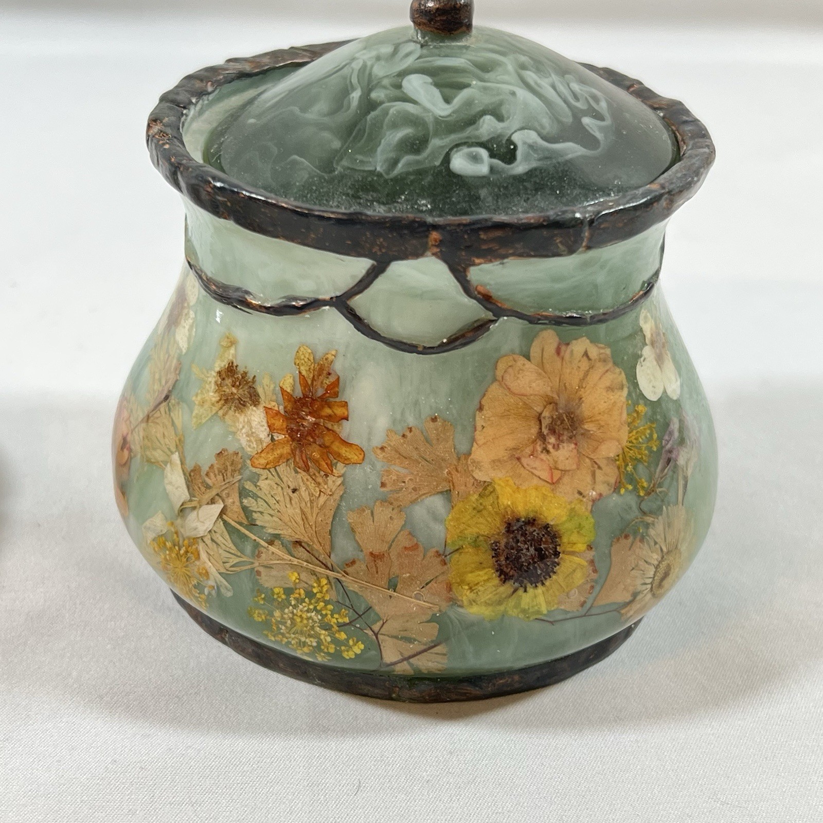 Vintage India Ink Pressed Flower Green Resin Fresh Fields Soap Dish & Container