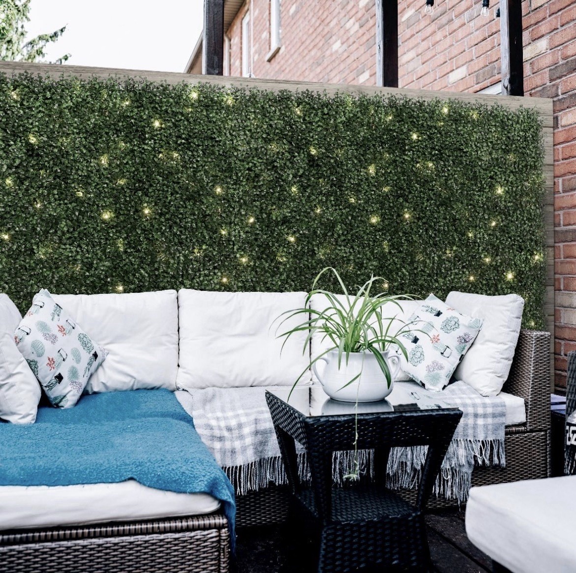 Artificial Hedge Wall Panel With Lights – Golden Select – 3.2’ x 3.2’