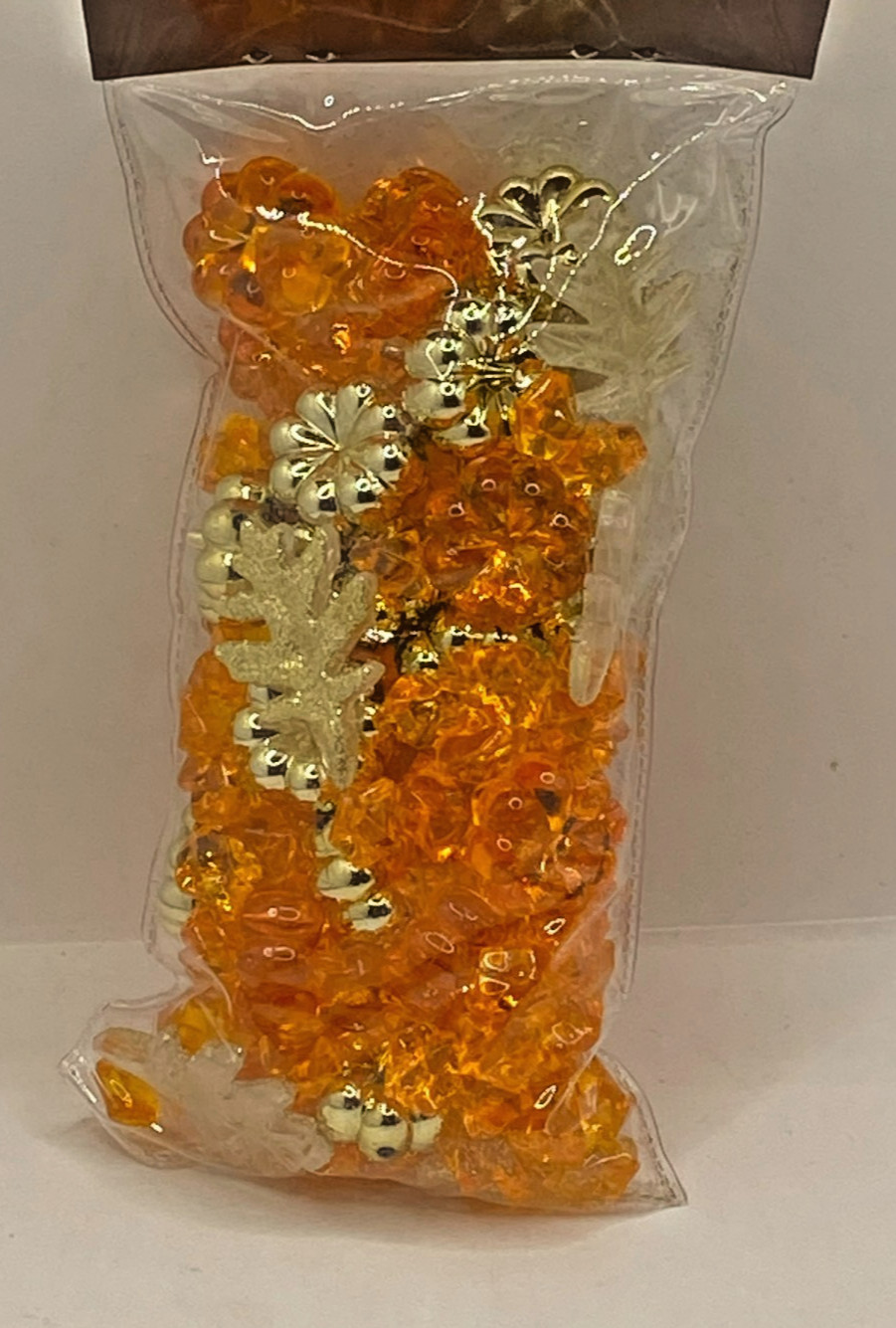 NEW ACRYLIC FALL PUMPKINS GLITTER LEAVES TABLE SCATTER VASE FILLER 6.34 OZ BAG
