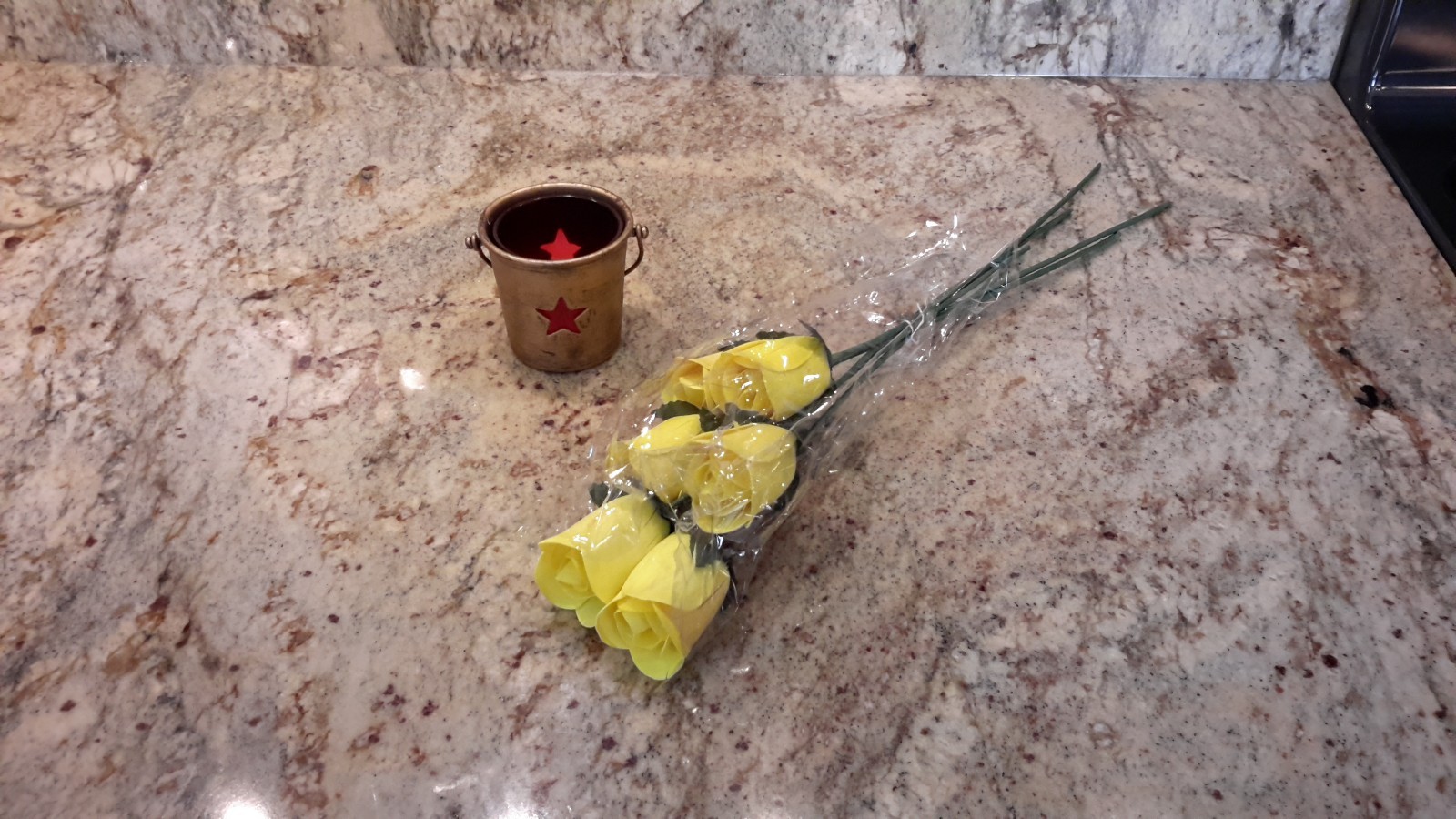 1/2 Open Wood Roses (Choose From Purple, Yellow, Lt Green & Lt Blue w/Blue Tips)
