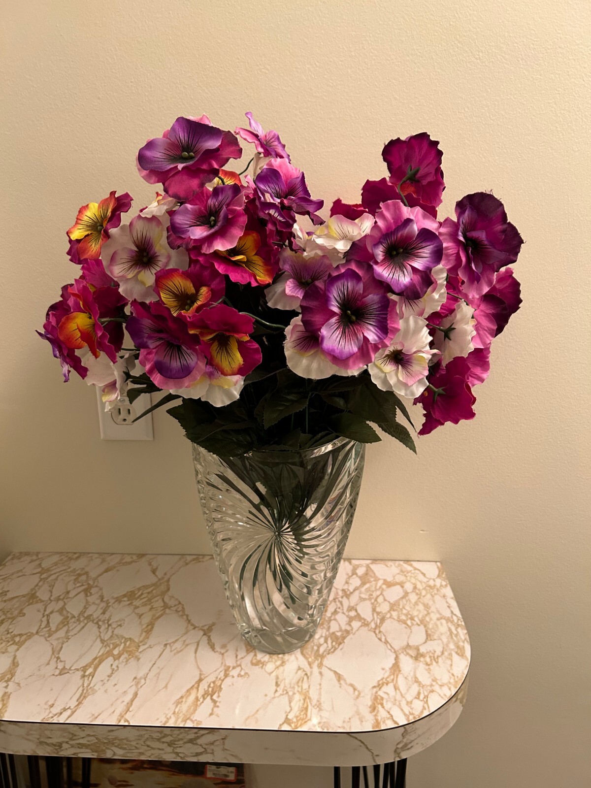 Gorgeous Artificial Silk Flower & Glass Vase Arrangement 22″ Tall x 20-1/2″ Wide