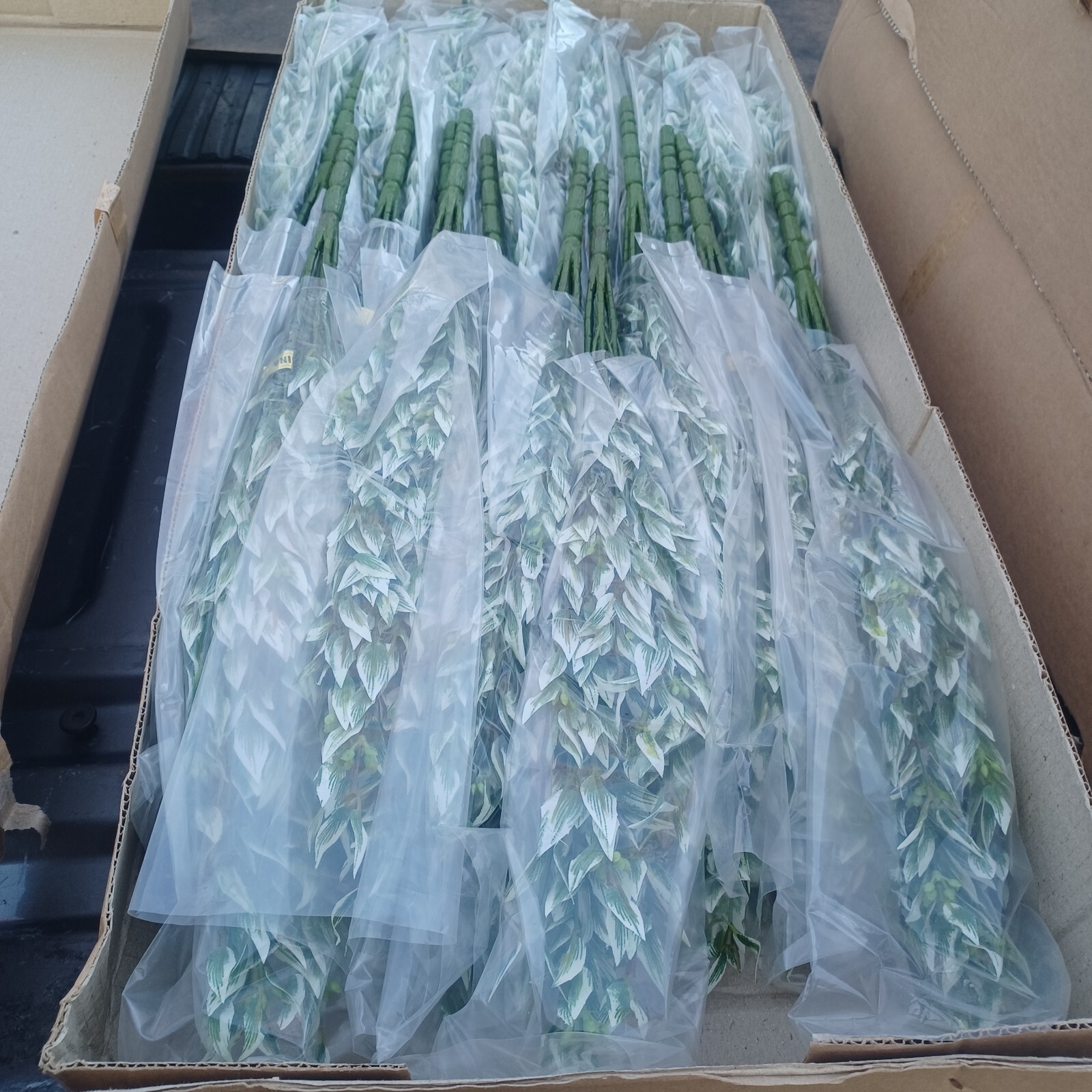 Variegated Artificial 21 ” Bamboo Bush With Berries 7 Stems