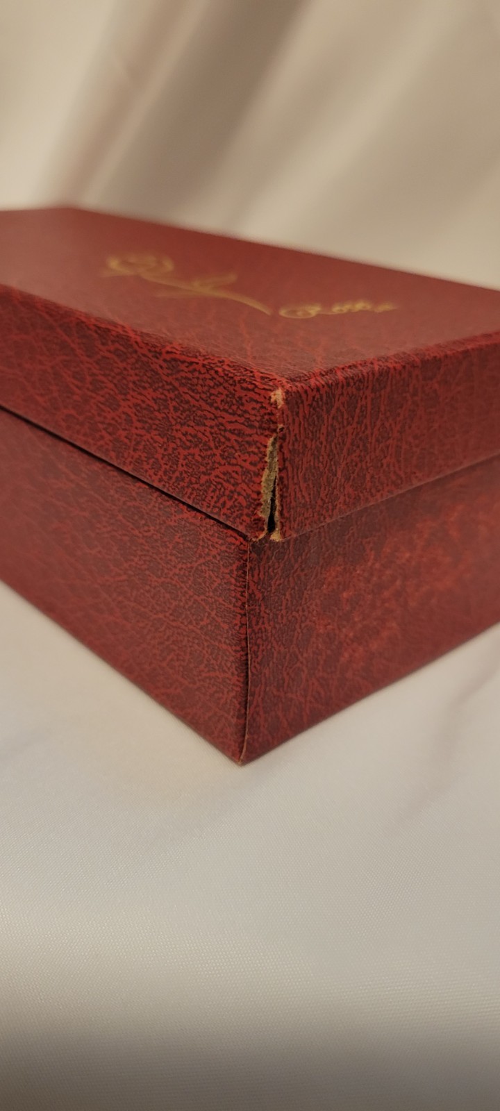 Junyi Gold Dipped Rose With Card Certifying Authenticity