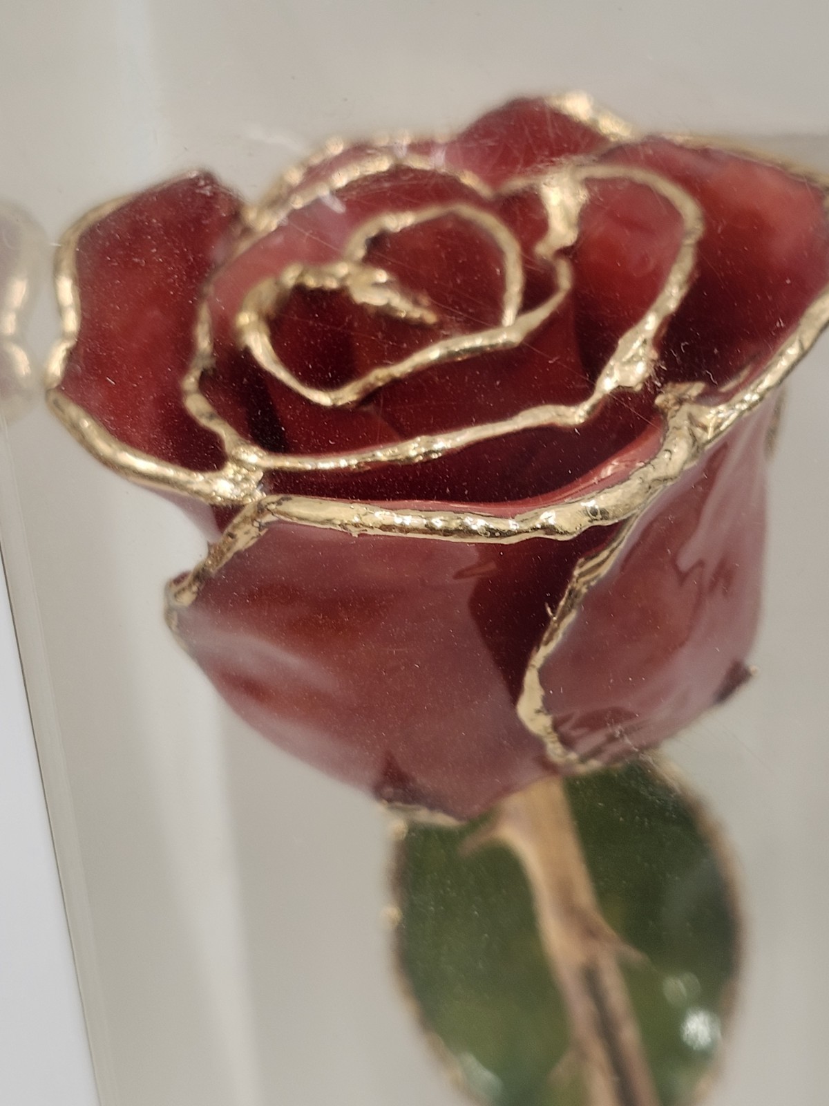 24k Gold Dipped Red Lacquer Real Rose With Beautiful Vase Valentine’s Day