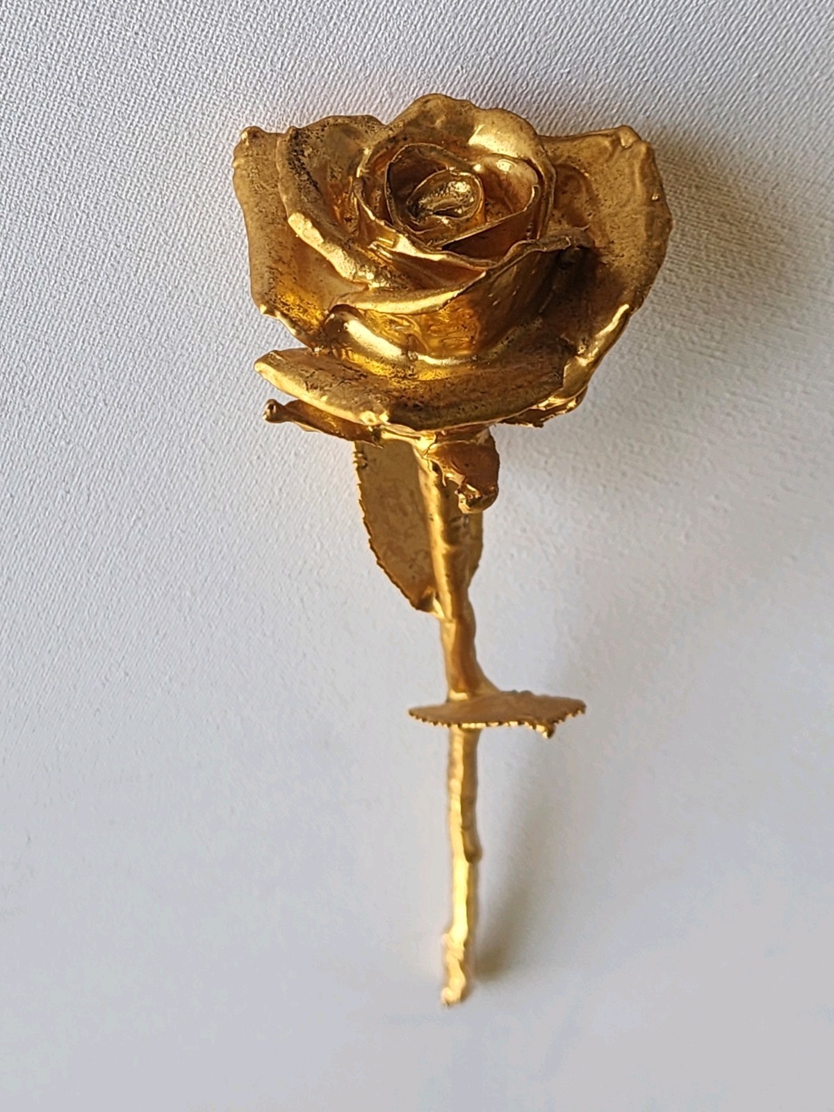 Vintage 12″ Gold Tone Long Stem Rose Decorative Metal Flower Floral Display