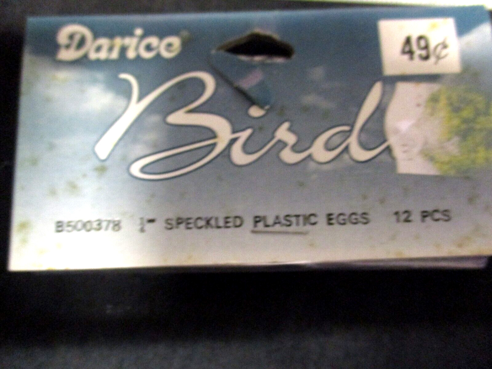 Lot 36 Artificial Speckled Bird Eggs ~ (12) 1″ & (24) 1/4″ & Assorted Feathers