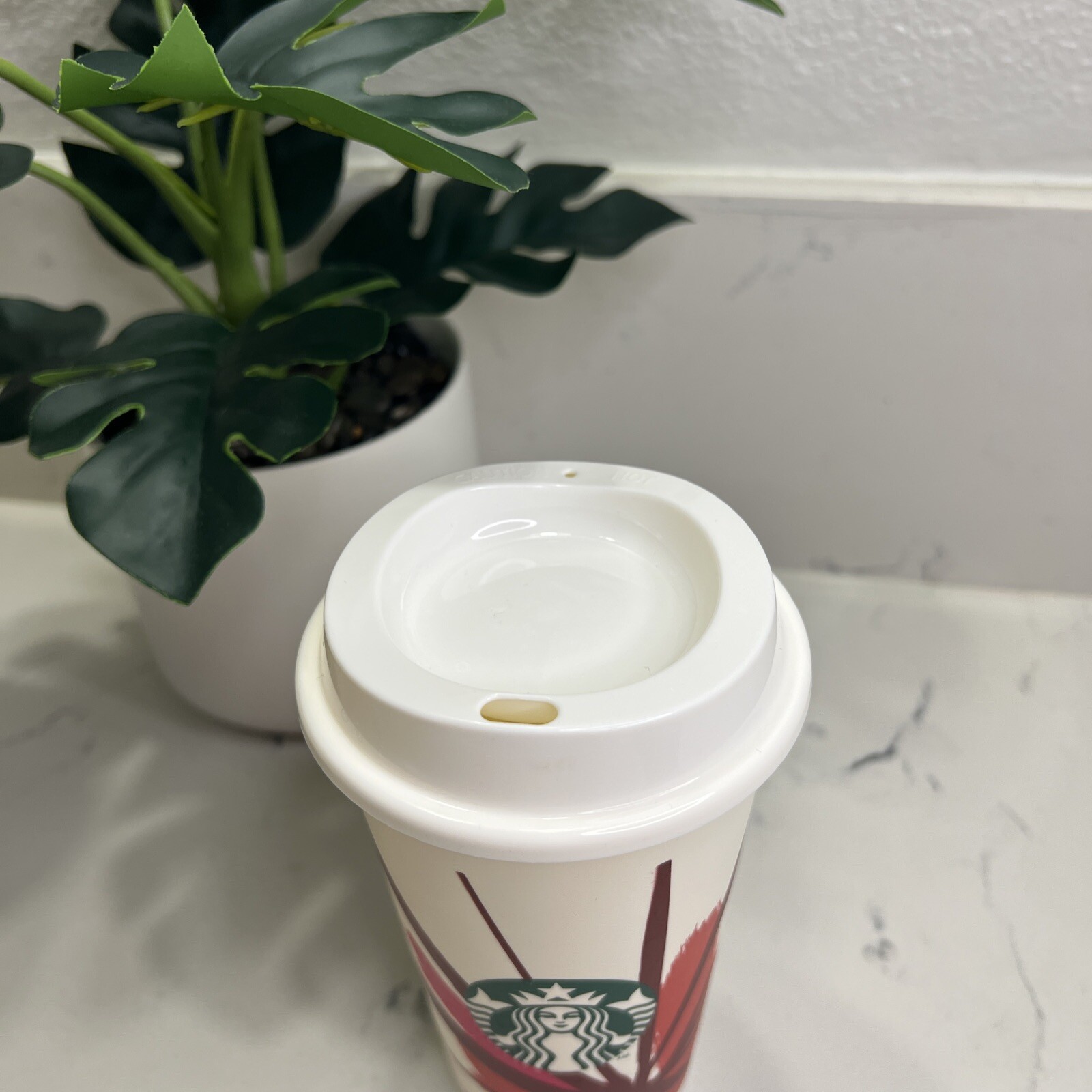 Starbucks Reusable Plastic Grande Coffee Cup Travel Tumbler Recyclable All w Lid