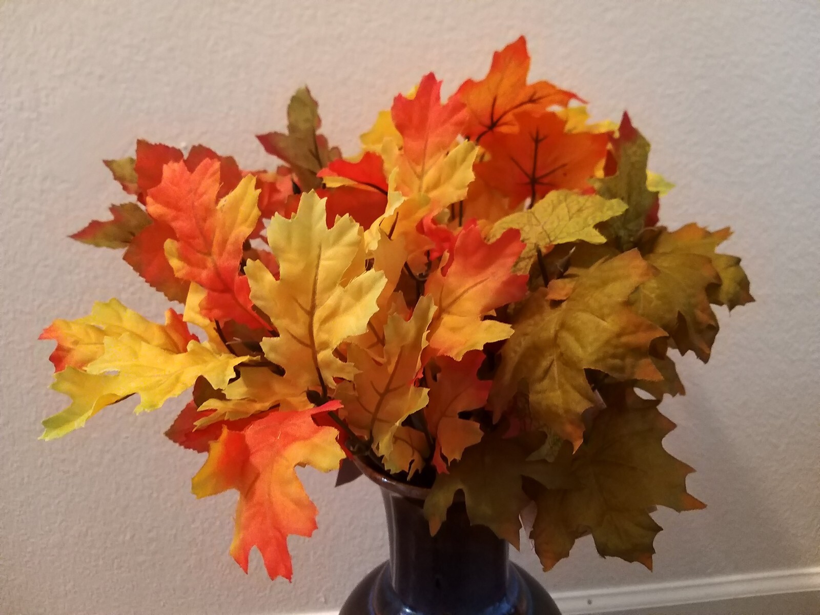 4PCS Fall Decor Maple Leaves Stems Artificial Leaves Silk Maple Leaves Fall Bouq